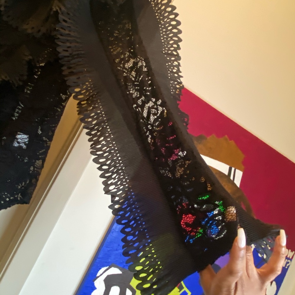 Sexy Ruffle Top - Picture 4 of 7